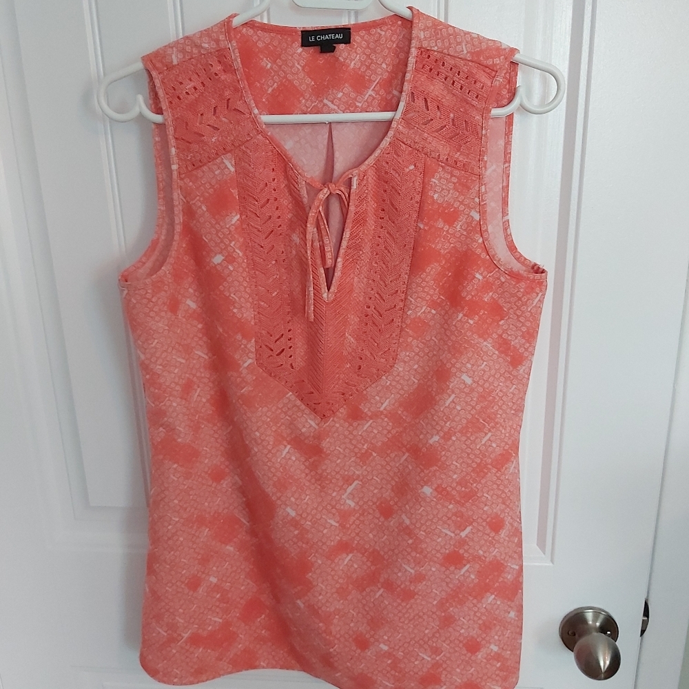 Pretty sleeveless blouse
